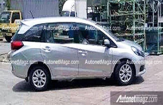 印度绑定的本田Mobilio MPV Spied