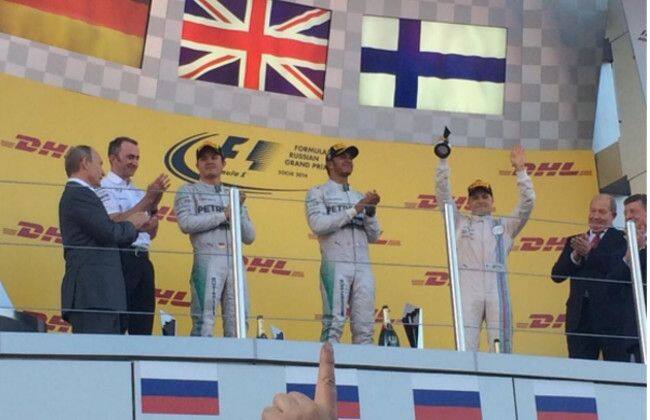 Hamilton wins Russian Grand Prix, Rosberg ends second